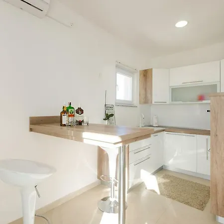 Apartamento Korina Sukošan